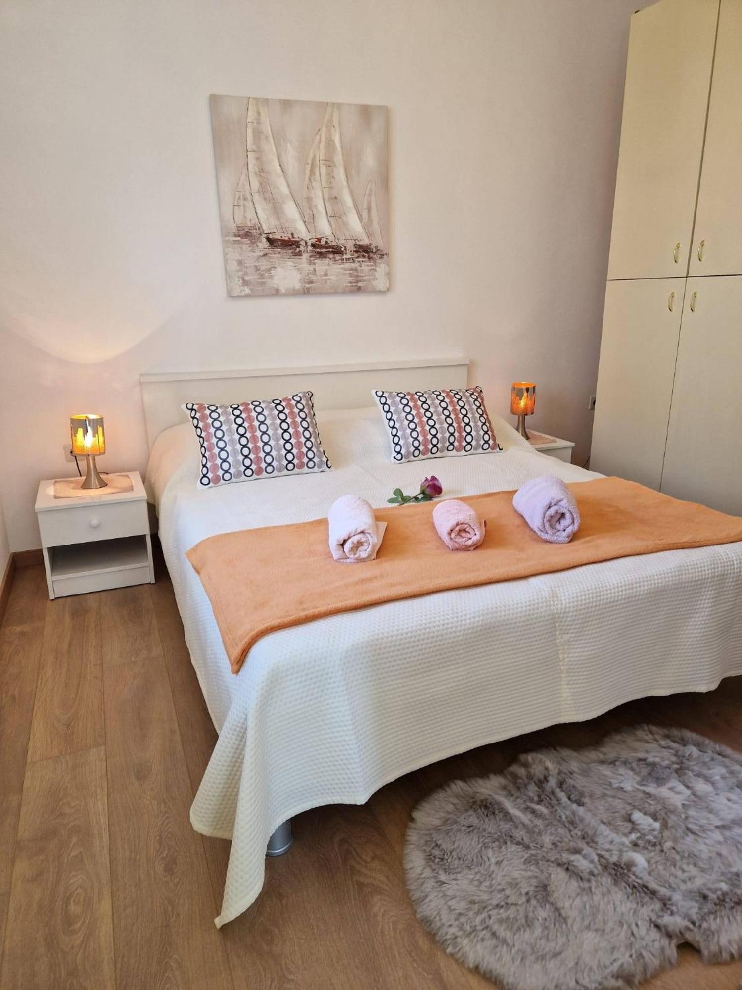 Apartments By The Sea Seget Donji, Trogir - 2029 Værelse billede
